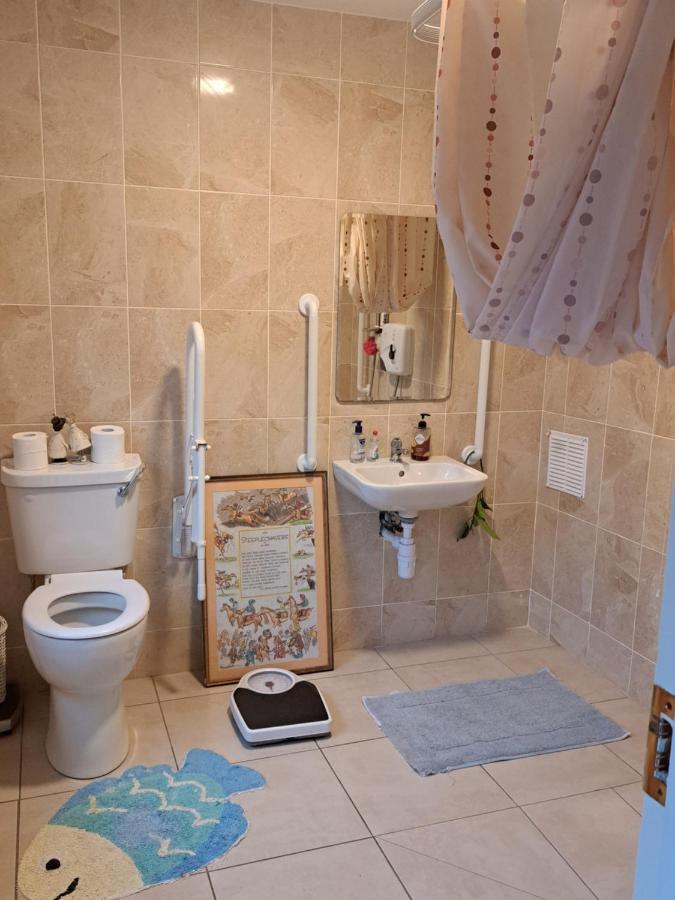 Budget Double Room In City Kilkenny Kültér fotó